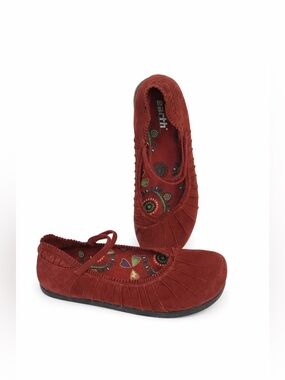 EARTH Women's Burgundy Red Suede Pleated MaryJane Flats Clogs 9